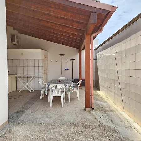 Apartament Daisy House *